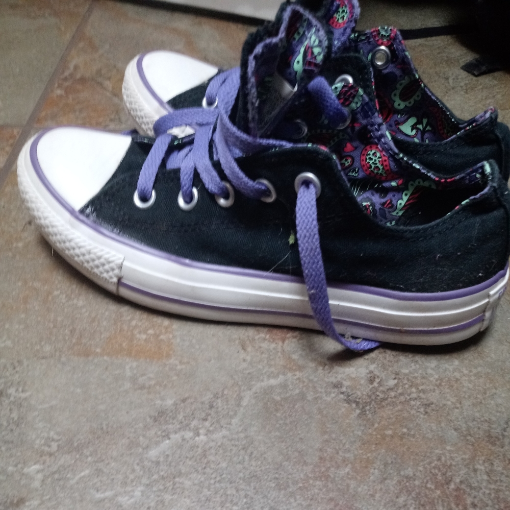 Black Converse - Picture 4 of 7